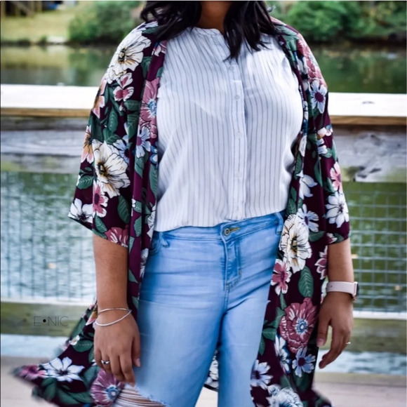 Floral Boho Kimono cardigan- Burgundy with floral print - Picture 4 of 10